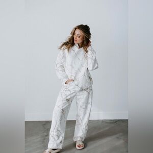 Marble sweatshirt and pants